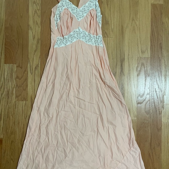 1920s Peach Crinkled Silk Pyjamas/Pajamas/Nightgown - Picture 3 of 9